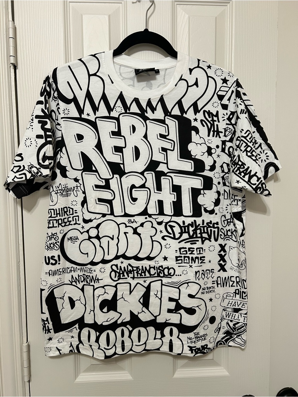 NEW Dickies x Rebel8 2010 White & Black Graffiti Graphic Tee size M